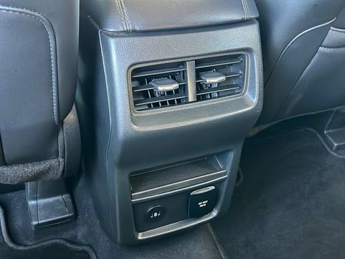 Certified 2024 Ford Edge SEL w/ Convenience Package AWD/4WD image 9