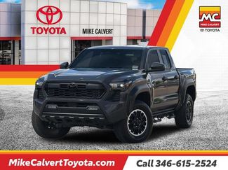 Used 2024 Toyota Tacoma TRD Off-Road AWD/4WD video 1