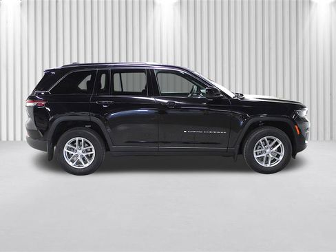 New 2026 Jeep Grand Cherokee Laredo X AWD/4WD image 2
