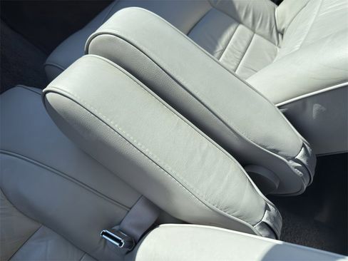 Used 2000 Ford Crown Victoria LX image 29