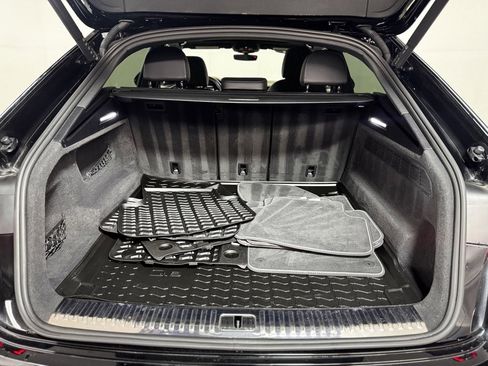 Used 2021 Audi Q8 Premium Plus image 8