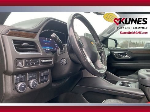 Used 2022 Chevrolet Suburban Premier w/ Premium Package image 17