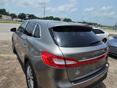 Used 2016 Lincoln MKX Select w/ Select Plus Package FWD image 12