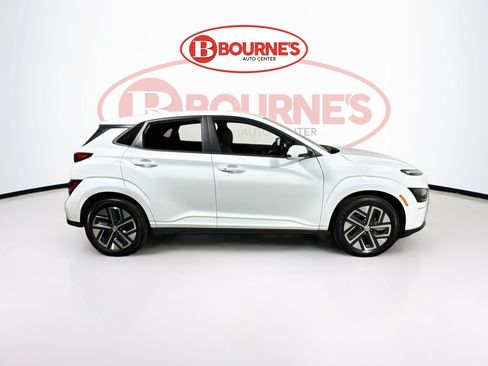 Used 2023 Hyundai Kona SE image 9