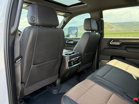 Used 2024 Chevrolet Silverado 3500 High Country w/ High Country Premium Package AWD/4WD image 33