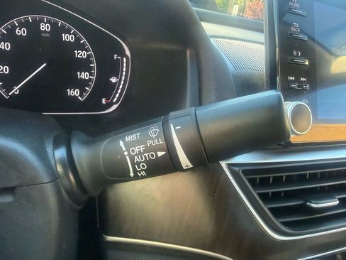 Used 2018 Honda Accord Touring image 22