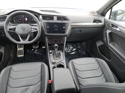 Certified 2024 Volkswagen Tiguan SEL R-Line image 9