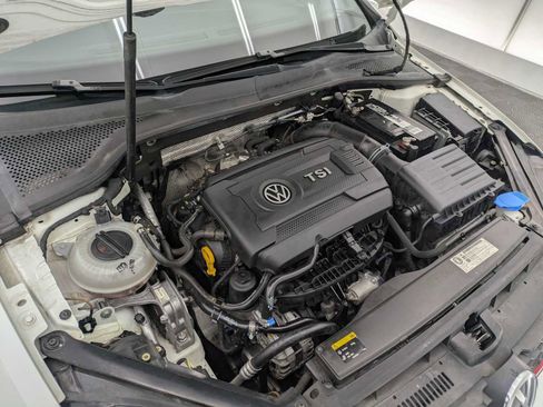 Used 2015 Volkswagen Golf image 14
