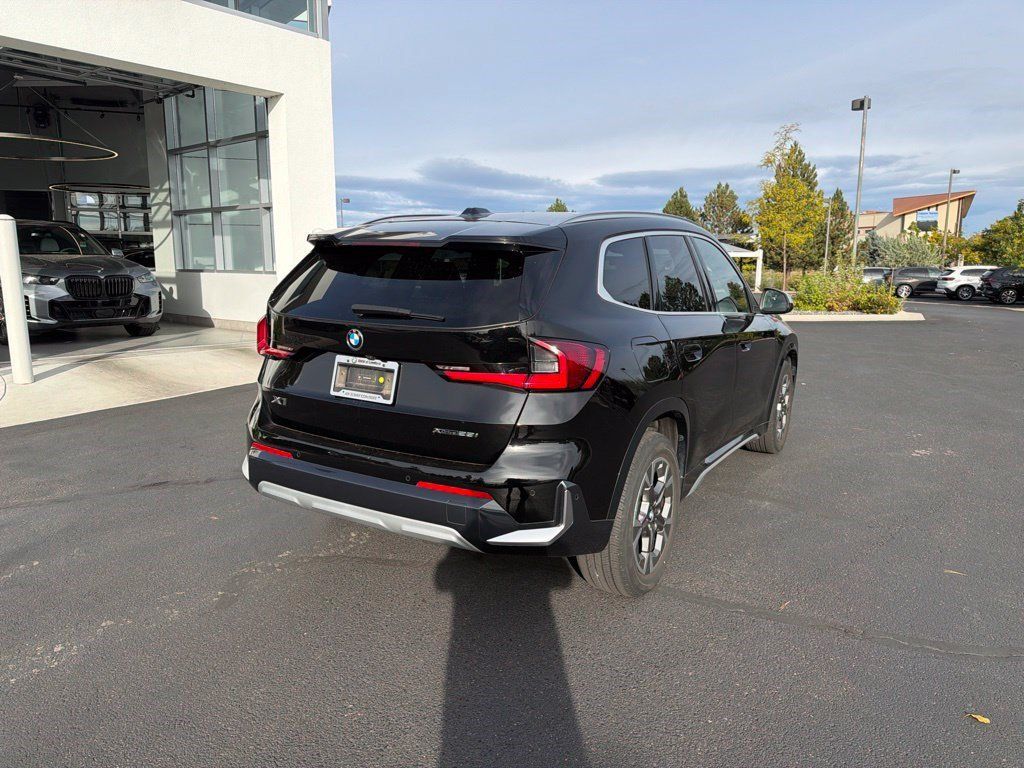 Used 2024 BMW X1 xDrive28i w/ Convenience Package AWD/4WD image 5