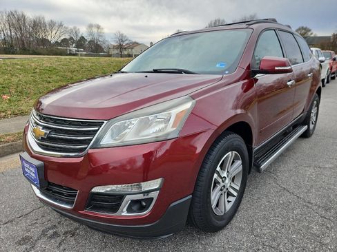 Used 2016 Chevrolet Traverse LT image 3
