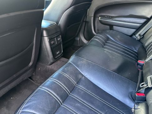 Used 2018 Chrysler 300 S RWD image 14