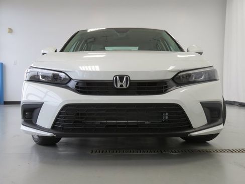 Used 2023 Honda Civic LX image 2