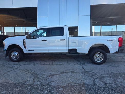 Used 2025 Ford F350 XLT image 3