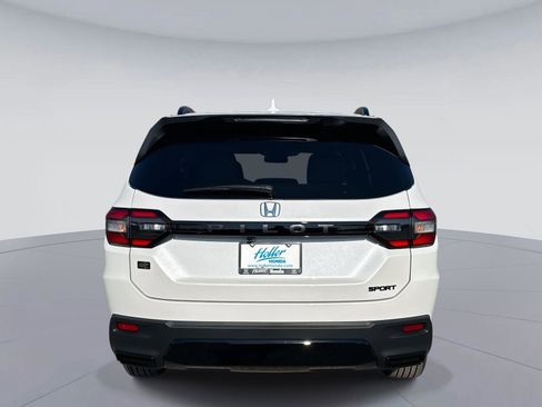 New 2026 Honda Pilot Sport image 5