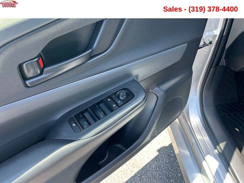 Used 2026 Toyota Prius LE FWD image 12