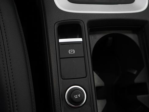 Used 2025 Audi Q3 2.0T Premium image 24