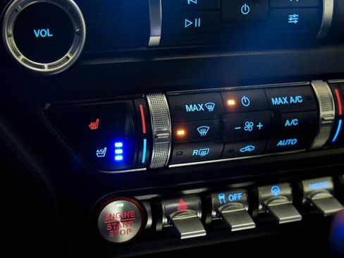 Used 2022 Ford Mustang Premium image 22