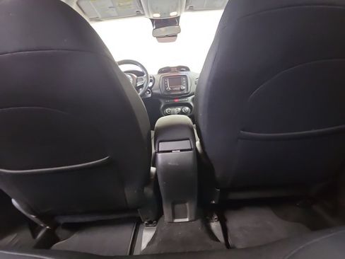 Used 2015 Jeep Renegade Latitude w/ Cold Weather Group AWD/4WD image 29