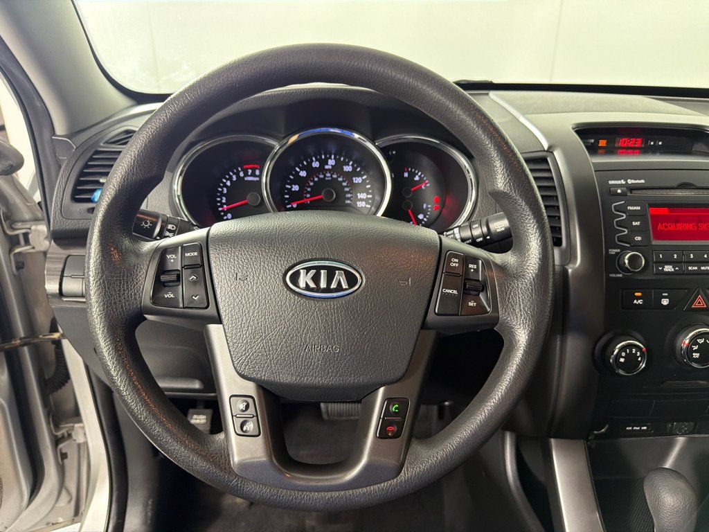 Used 2013 Kia Sorento LX FWD image 11