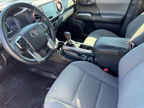Used 2022 Toyota Tacoma SR5 image 9