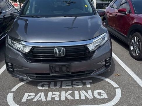 Used 2023 Honda Odyssey Touring image 2