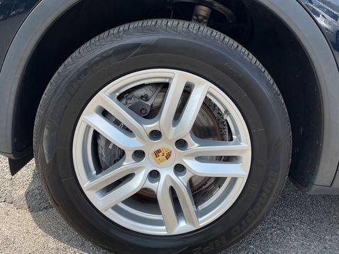 Used 2016 Porsche Cayenne AWD/4WD image 11