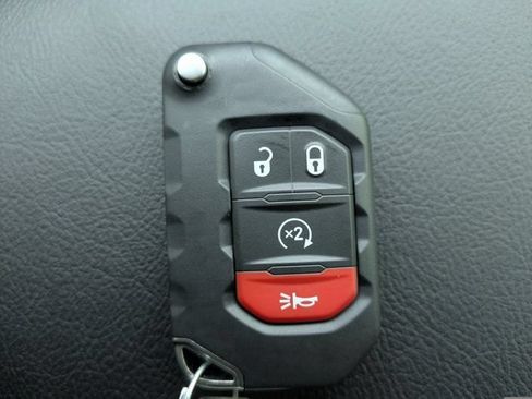 New 2026 Jeep Wrangler Unlimited Rubicon AWD/4WD image 31