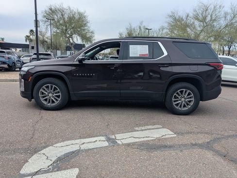 Used 2023 Chevrolet Traverse LT image 5