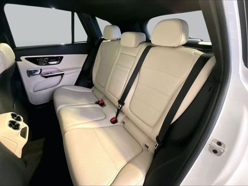 Used 2023 Mercedes-Benz GLC 300 4MATIC image 21