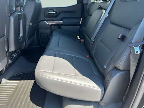 Used 2020 Chevrolet Silverado 1500 LTZ AWD/4WD image 18