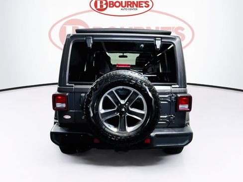 Used 2019 Jeep Wrangler Unlimited Sahara w/ Cold Weather Group AWD/4WD image 9