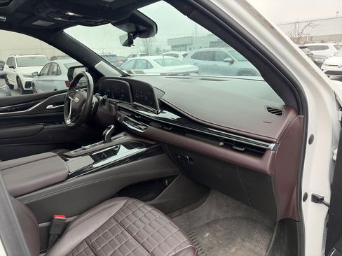 Used 2023 Cadillac Escalade ESV V w/ LPO, ONYX Package image 36