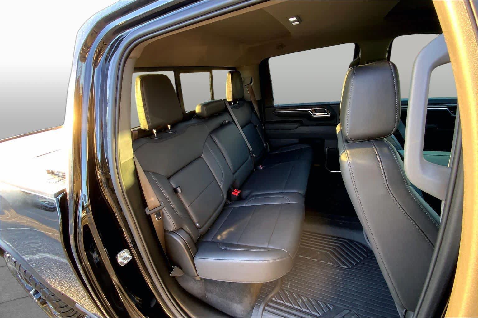Used 2025 Chevrolet Silverado 2500 LT w/ Trail Boss Package AWD/4WD image 16