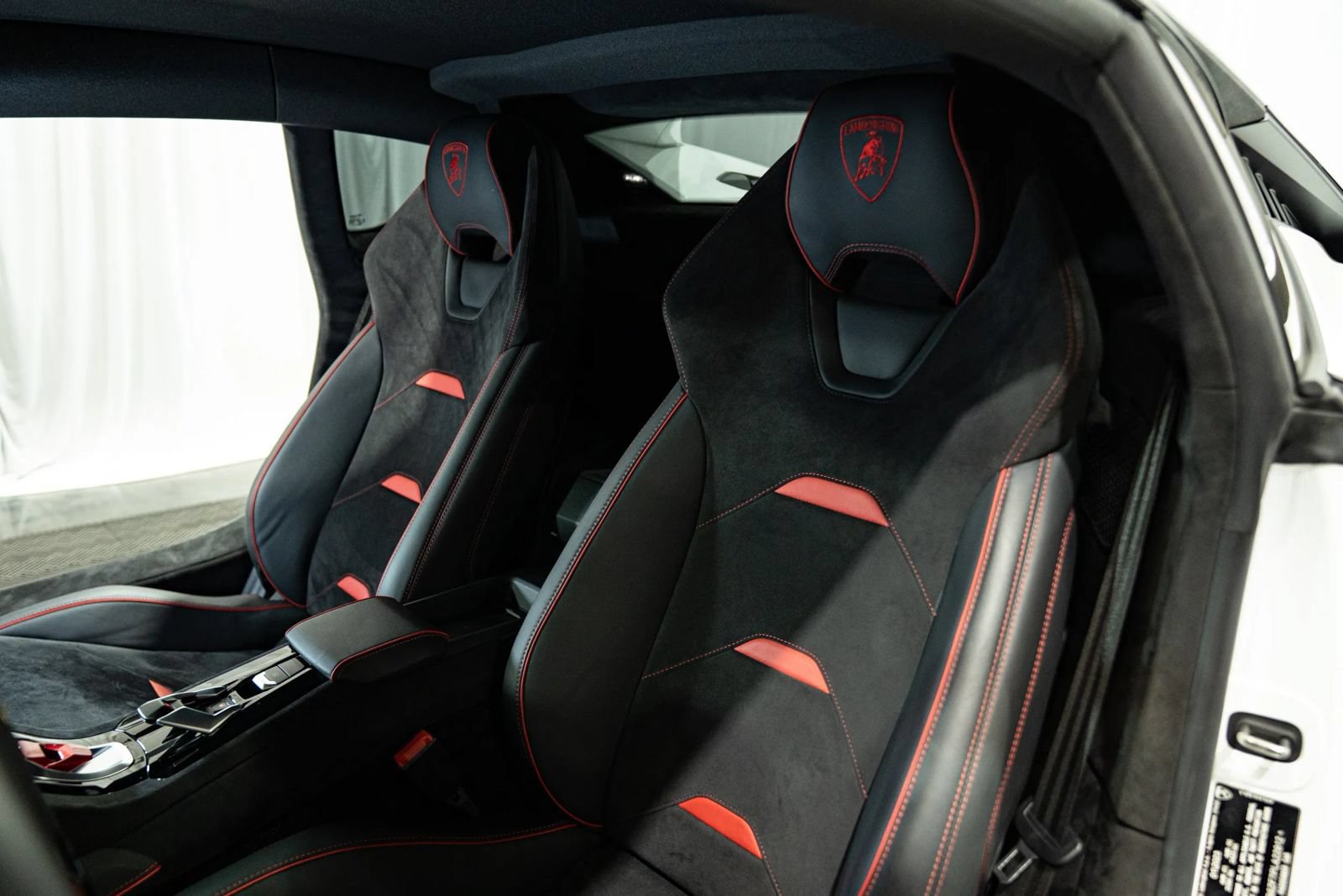 Used 2023 Lamborghini Huracan Tecnica RWD image 18