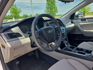 Used 2017 Hyundai Sonata SE FWD video 2