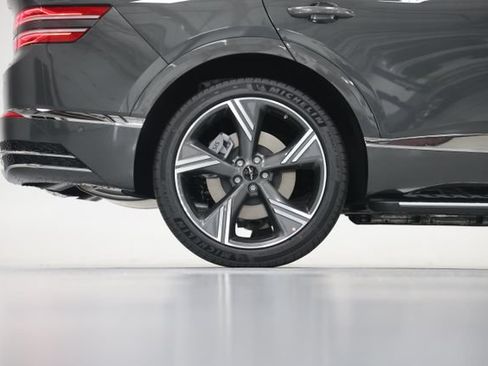 New 2026 Genesis GV80 2.5T Prestige AWD/4WD image 17