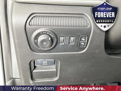 Used 2022 Jeep Wagoneer Series II w/ Premium Group I AWD/4WD image 21