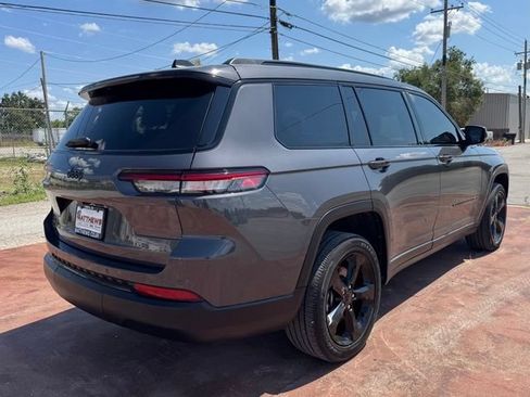 Used 2025 Jeep Grand Cherokee L Altitude AWD/4WD image 5