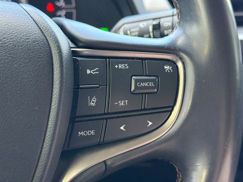 Used 2021 Lexus UX 200 w/ Accessory Package (Z1) FWD image 30