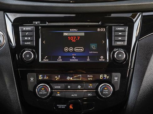 Used 2021 Nissan Rogue Sport SV FWD image 17