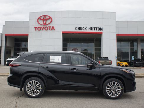 New 2026 Toyota Highlander Platinum AWD/4WD image 25