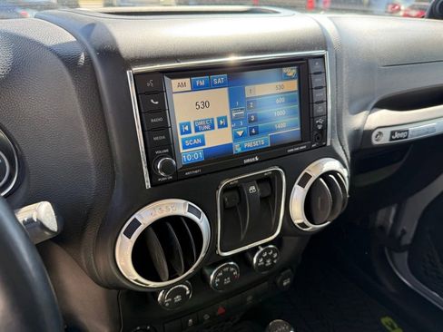 Used 2012 Jeep Wrangler Rubicon AWD/4WD image 21