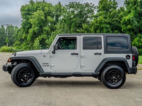 Used 2018 Jeep Wrangler Unlimited Sport S AWD/4WD image 4