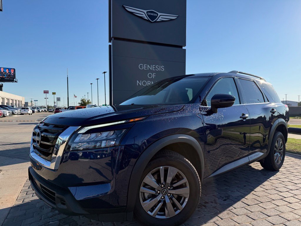 Used 2025 Nissan Pathfinder SV AWD/4WD image 1