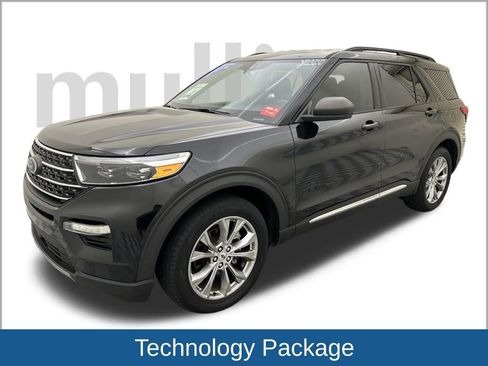 Certified 2022 Ford Explorer XLT w/ Equipment Group 202A image 10