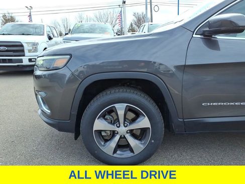 Used 2019 Jeep Cherokee Limited image 23