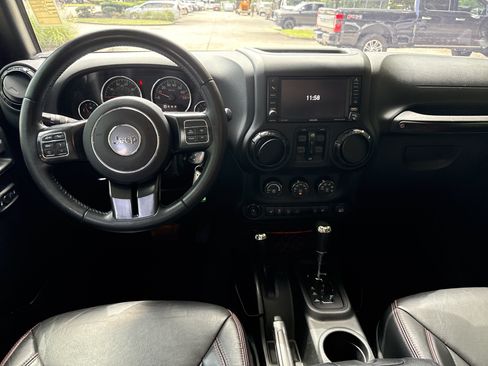 Used 2017 Jeep Wrangler Unlimited Rubicon AWD/4WD image 23