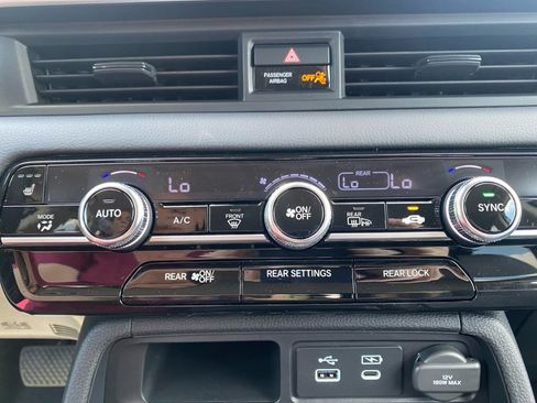 Certified 2025 Honda Pilot EX-L image 18