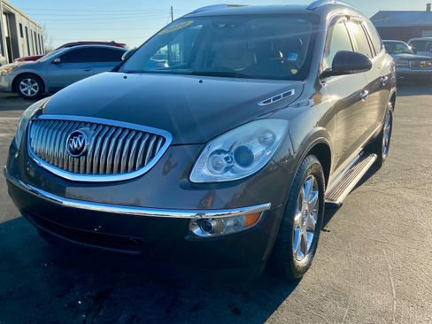 Used 2010 Buick Enclave CXL image 1