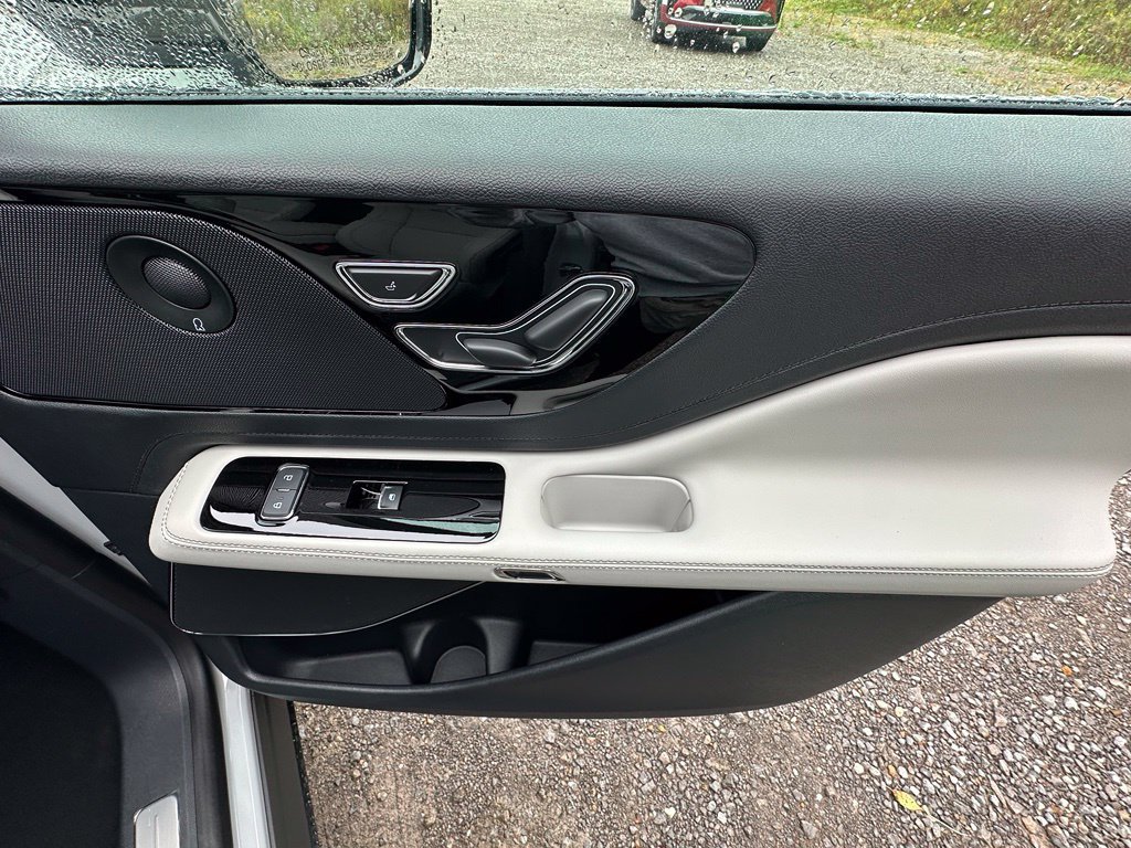 New 2027 Lincoln Aviator Reserve AWD/4WD image 24